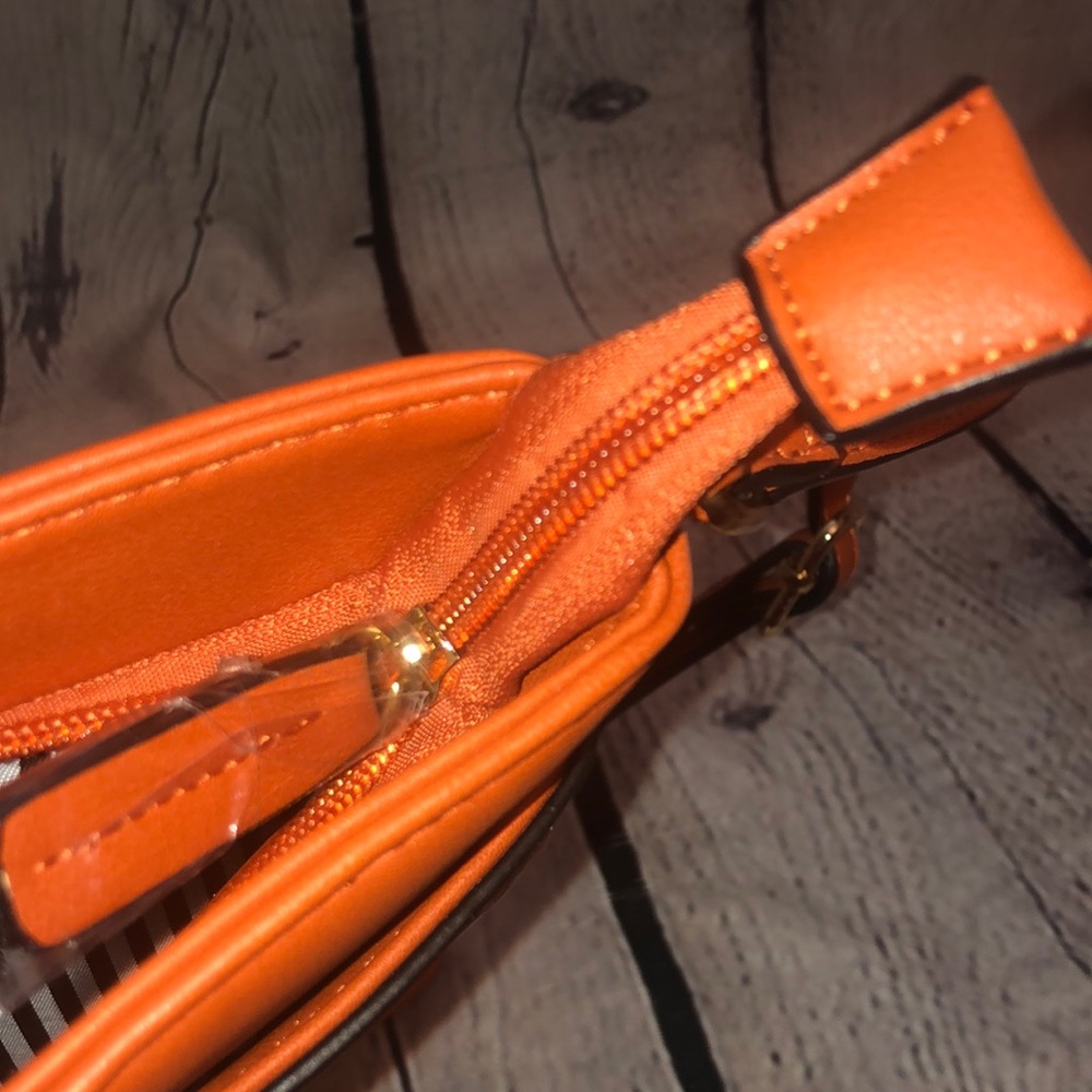 NEW! Brentano Orange Crossbody Bag 🍁🍂 - Picture 8 of 10